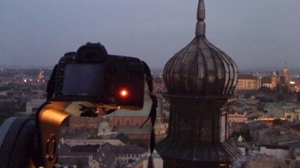 Day to night timelapse transitions at the tower of Mariacki Church