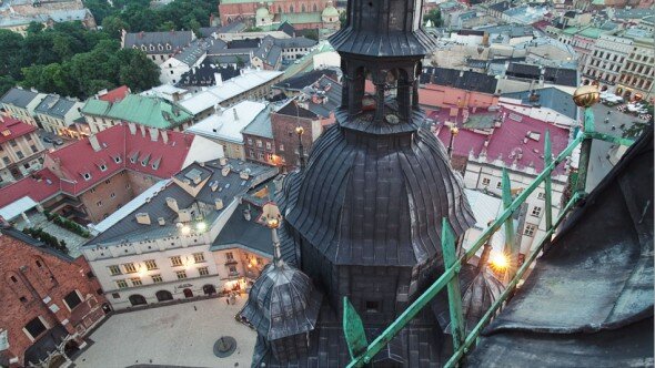 Pan/tilt day to night timelapse of the Cracow's market square